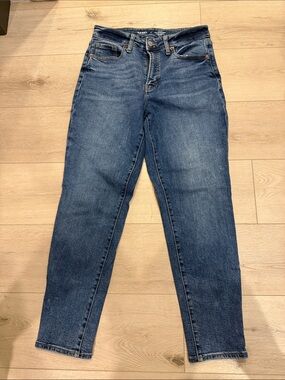 Old Navy Women's High-Rise Straight Jeans - Indigo Blue